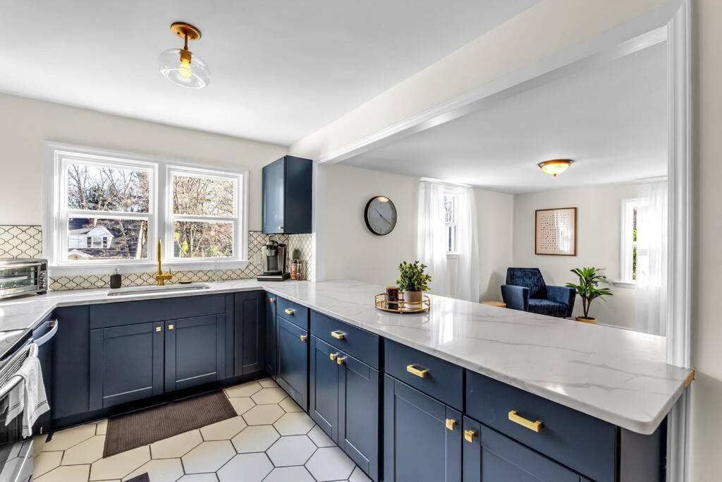 Fully Renovated 4 Bed Buena Vista House Near Wfu Villa Winston-Salem Bagian luar foto