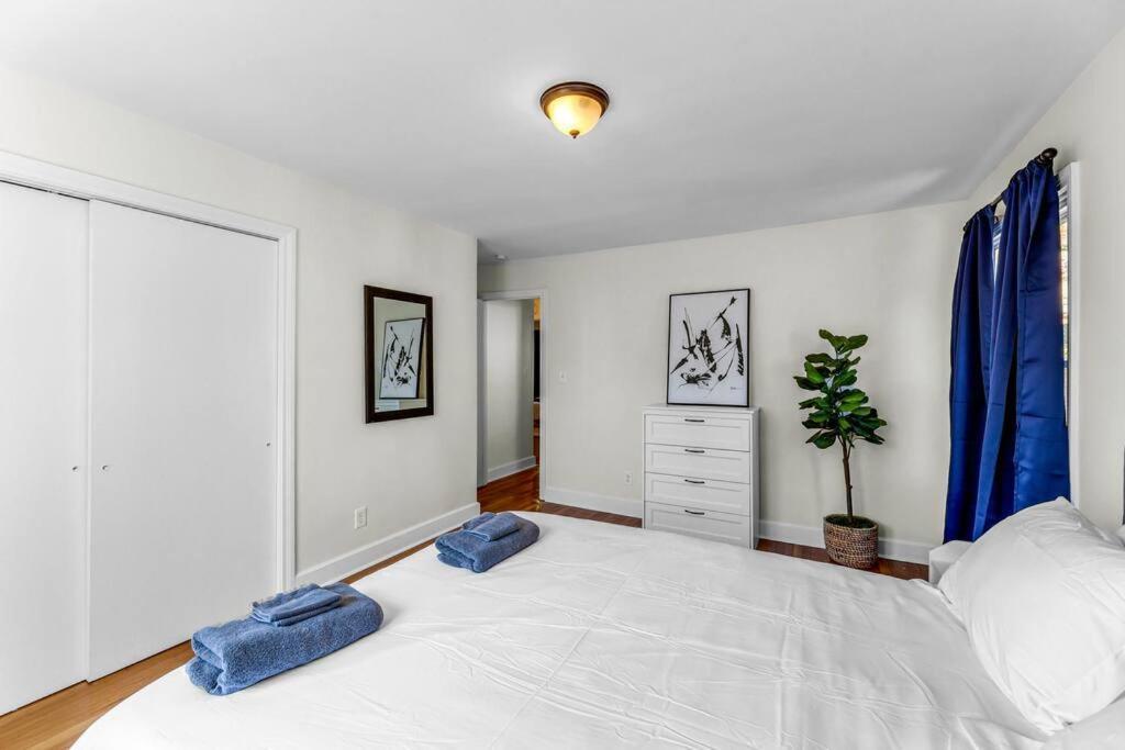 Fully Renovated 4 Bed Buena Vista House Near Wfu Villa Winston-Salem Bagian luar foto