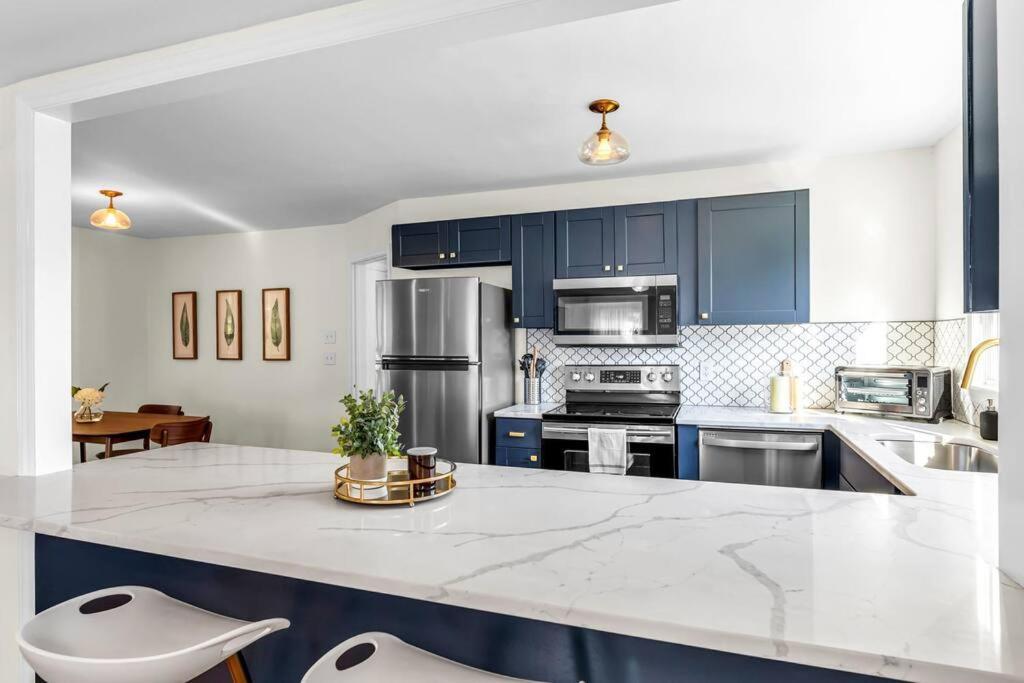 Fully Renovated 4 Bed Buena Vista House Near Wfu Villa Winston-Salem Bagian luar foto