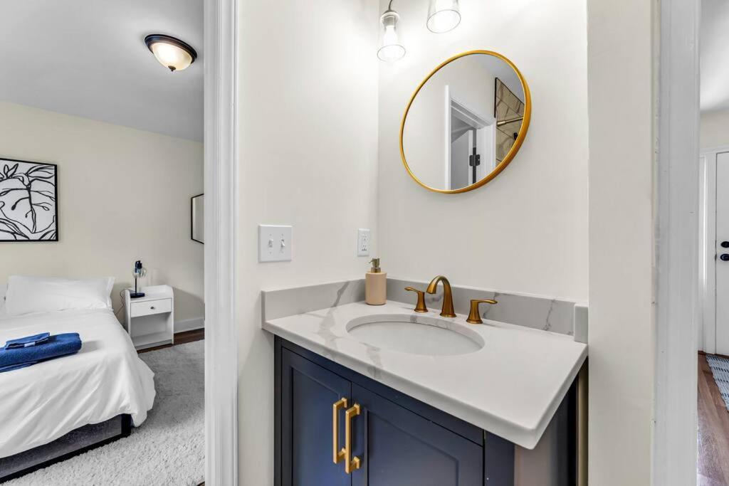 Fully Renovated 4 Bed Buena Vista House Near Wfu Villa Winston-Salem Bagian luar foto