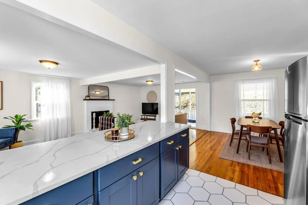 Fully Renovated 4 Bed Buena Vista House Near Wfu Villa Winston-Salem Bagian luar foto